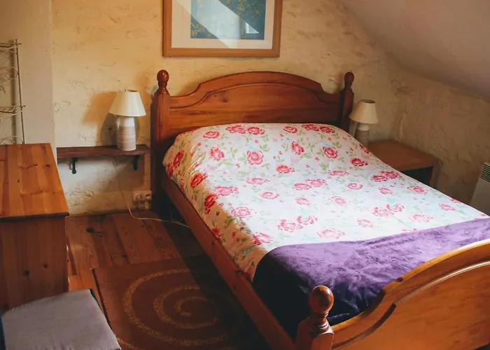 Bras D'or Rural By Farms & Lakes. * Bais (Mayenne)