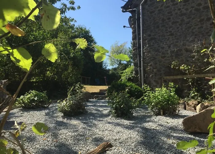 度假居 Bras D'or Rural By Farms & Lakes. Bais (Mayenne)